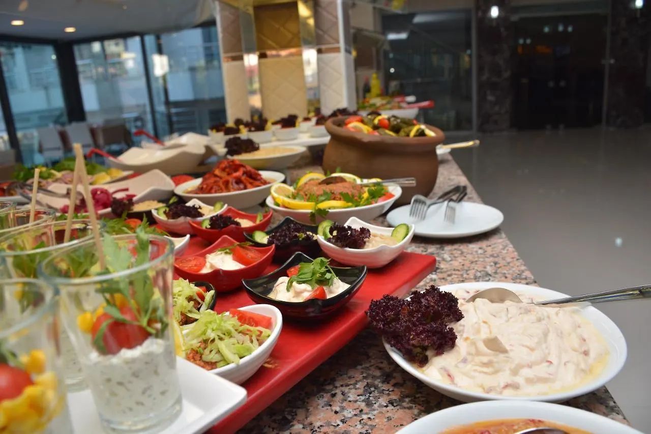 Ayma Beach Resort 쿠사다시