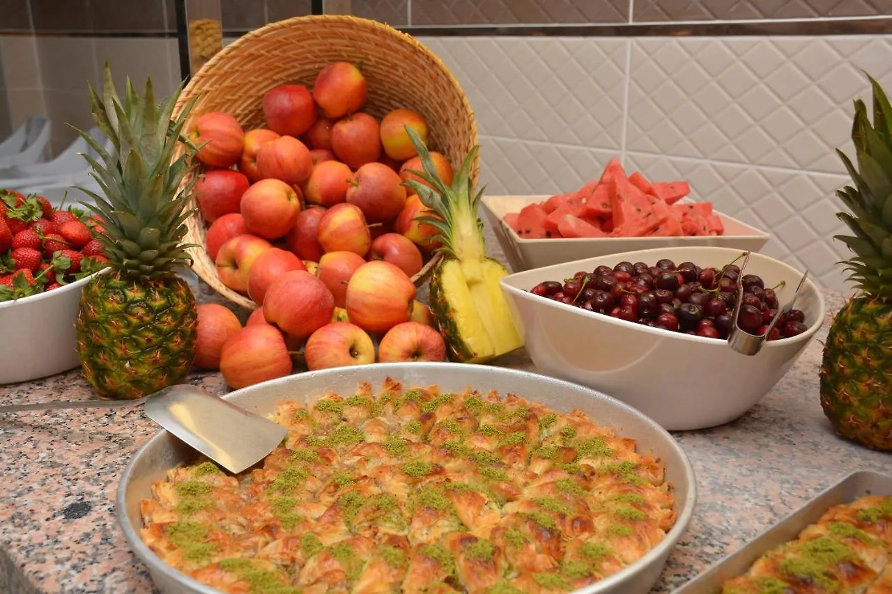 Ayma Beach Resort Kuşadası 4*,