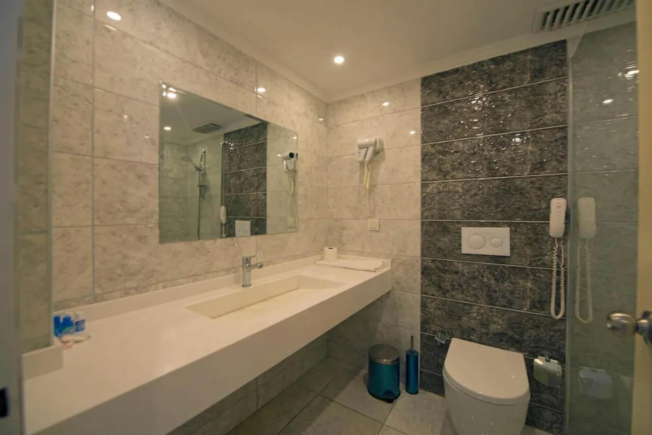 Ayma Beach Resort Kusadası 4*,